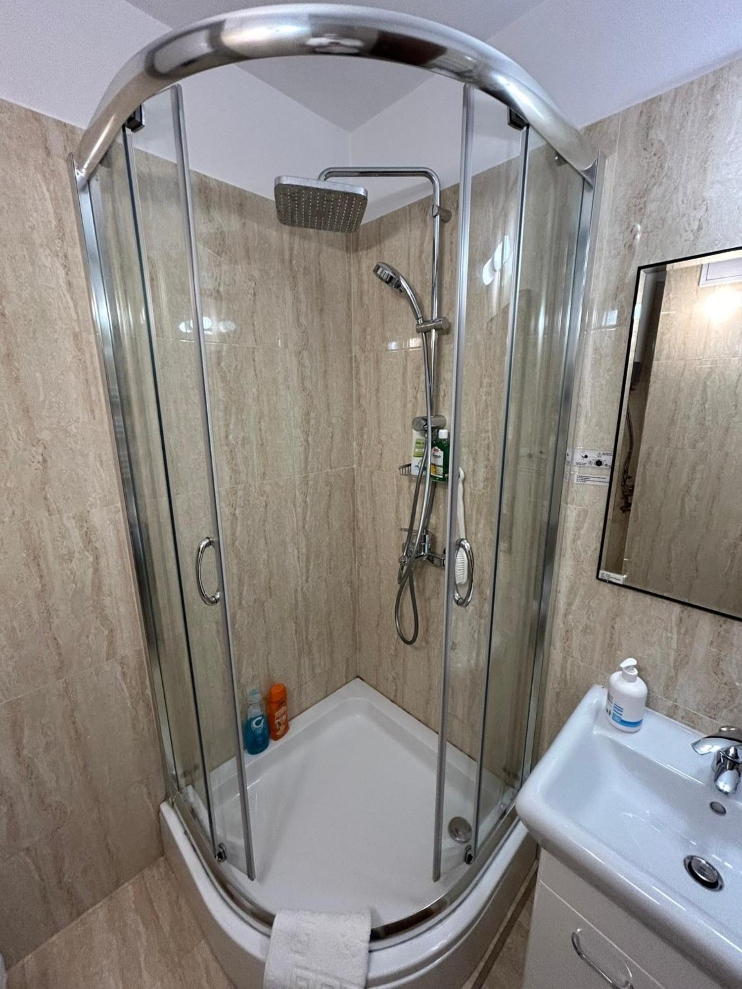 פלוייסטי Apart. Premium Ultracentral, 3 Camere Loc Parcare. מראה חיצוני תמונה